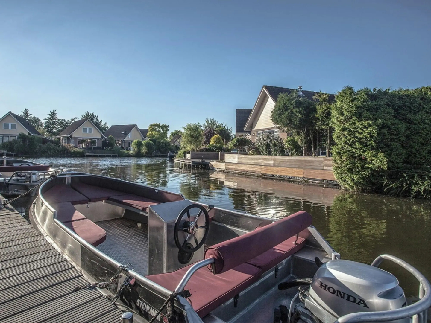 Beautiful house with jetty on inland water, near IJsselmeer