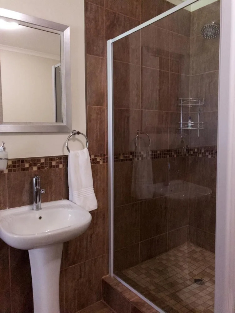 The Hedge Guesthouse