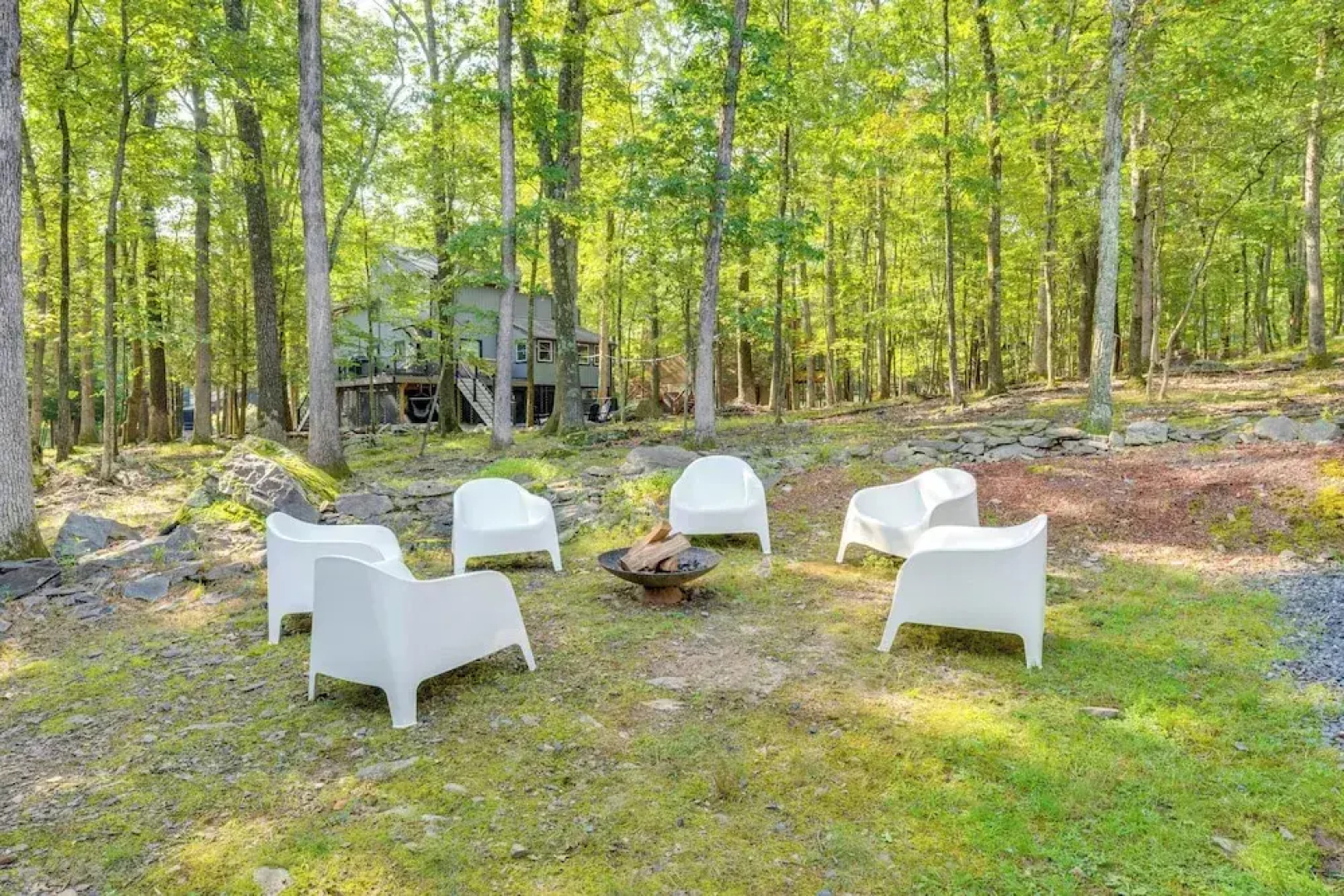 Private Yard, Playset: Family Home in Penn Estates