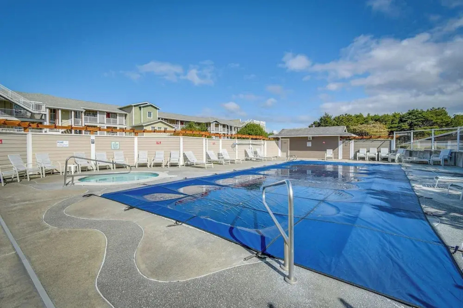 Westport Vacation Rental: Walk to Beach!