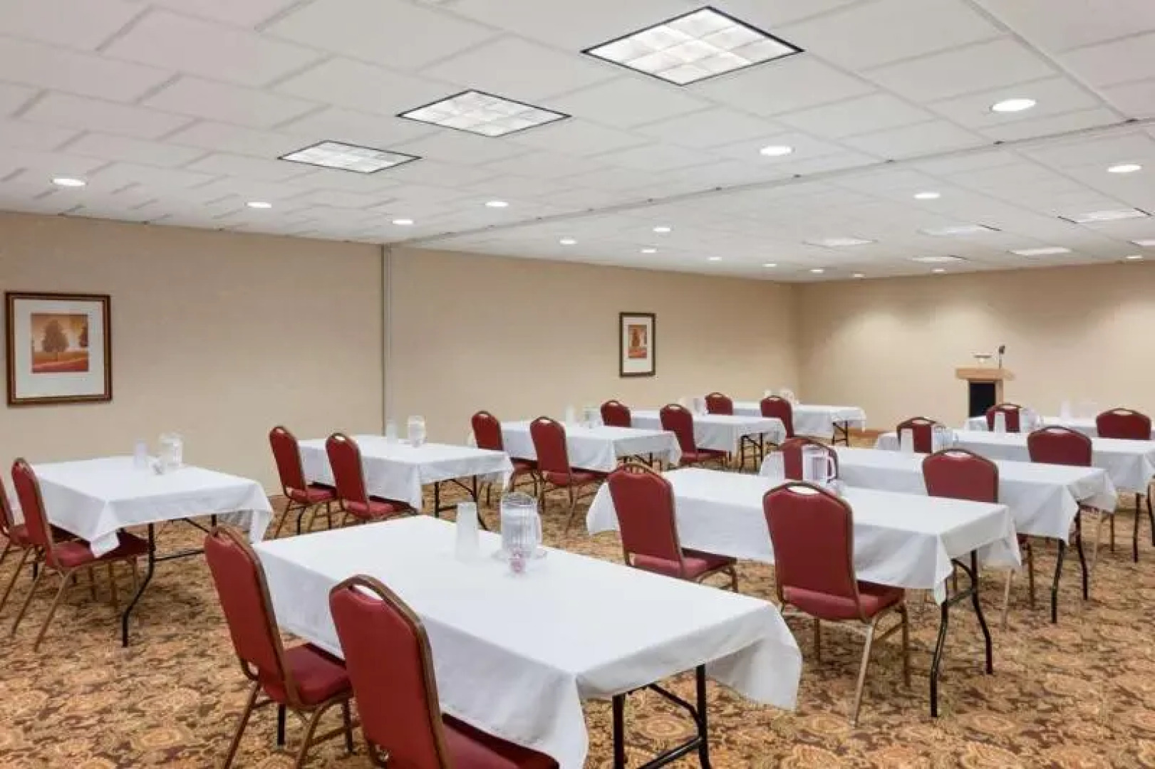 Country Inn & Suites Harrisburg@ Union Deposit Rd.