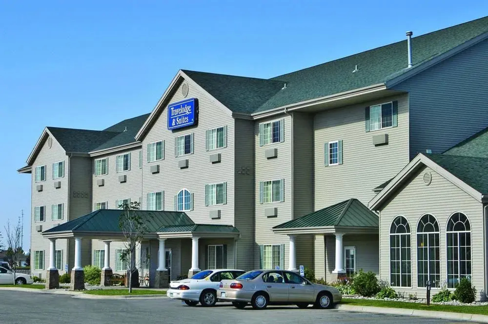Travelodge and Suites Fargo/Moorhead