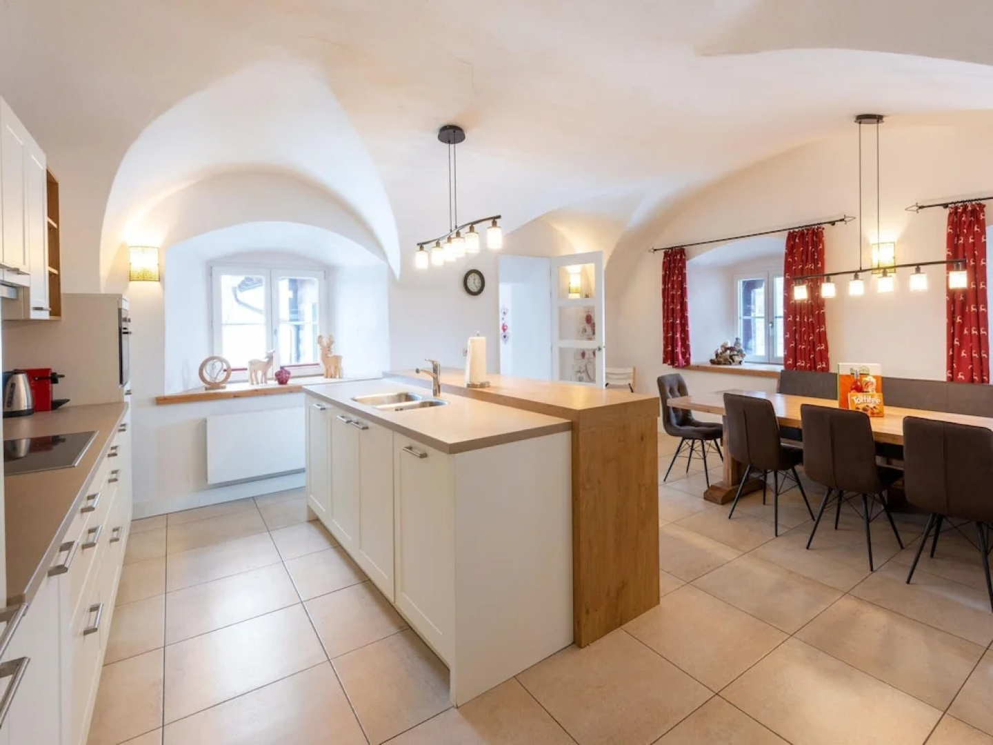 Traditional Holiday Home With Sauna in Niedernsill