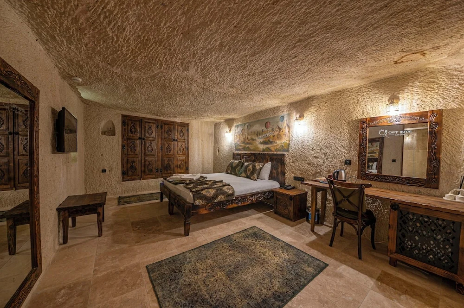 Capp Royal Cave Hotel