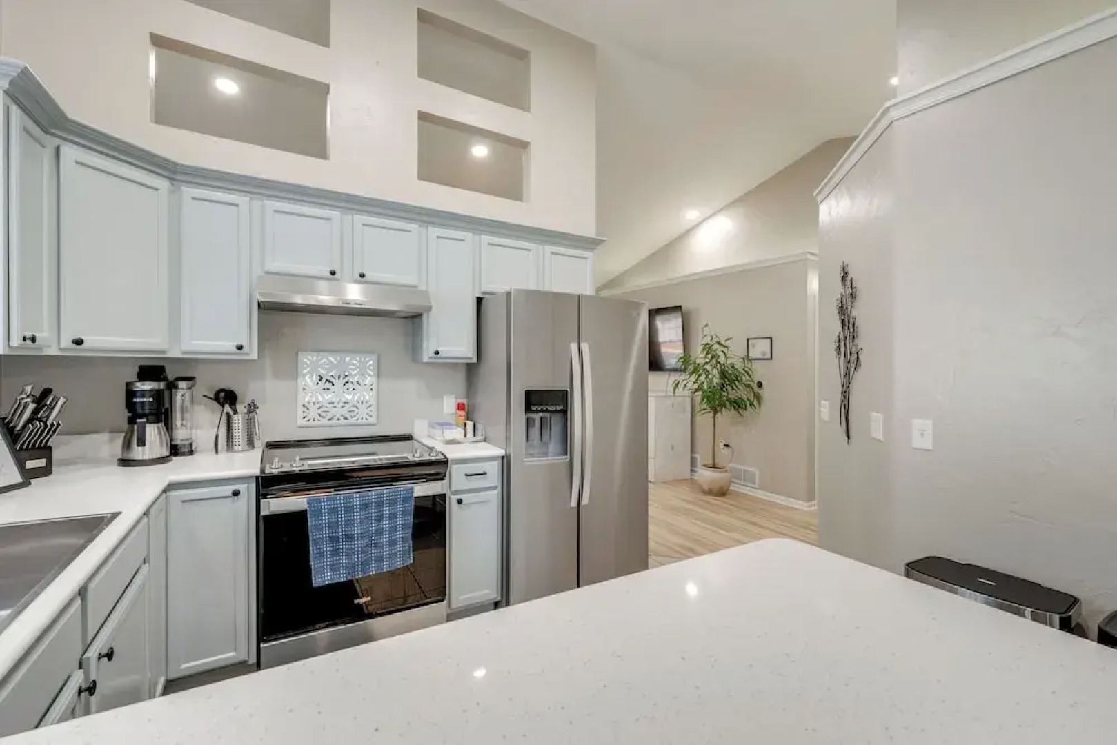 1 Mi to Beach: Dog-friendly Condo in Lake Mills!