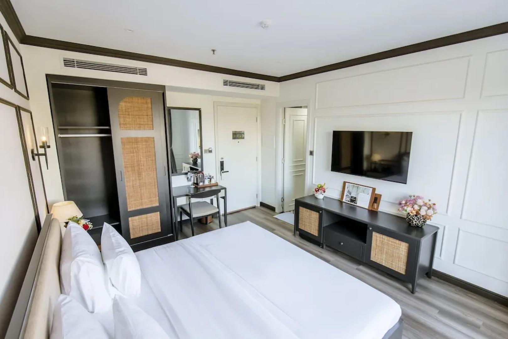 Robin Hotel
