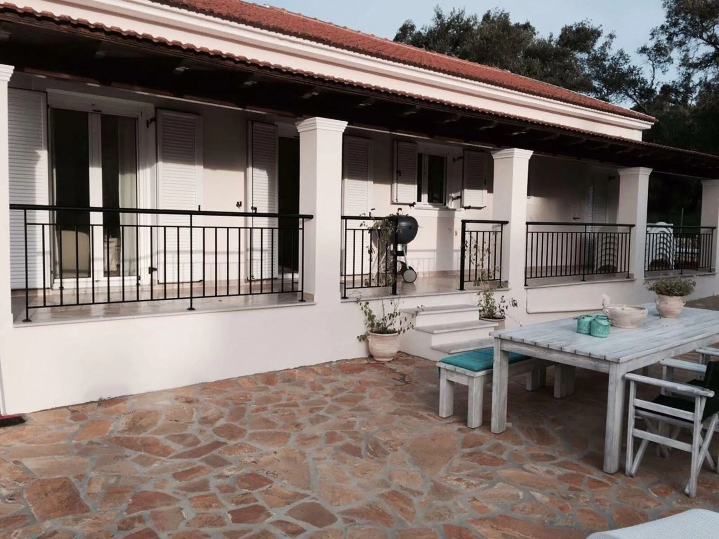 Luxurious holiday villa, private swimming pool near beautiful beaches, westcoast