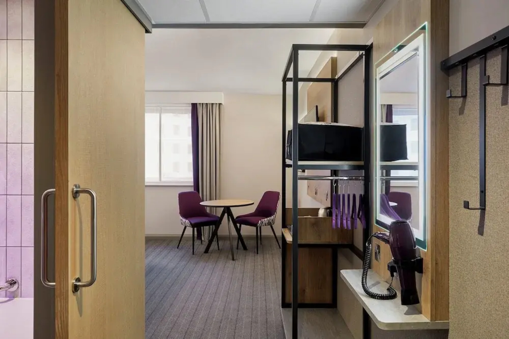 Premier Inn Bristol Parkway - M32