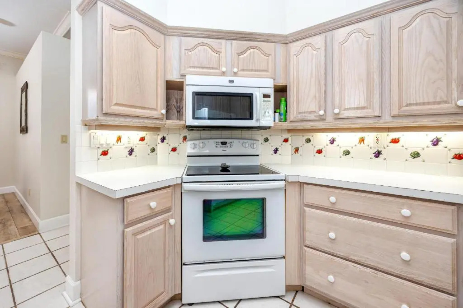 #3 Large 4 Bedroom 3 Bathroom Vacation House With Heated Swimming Pool