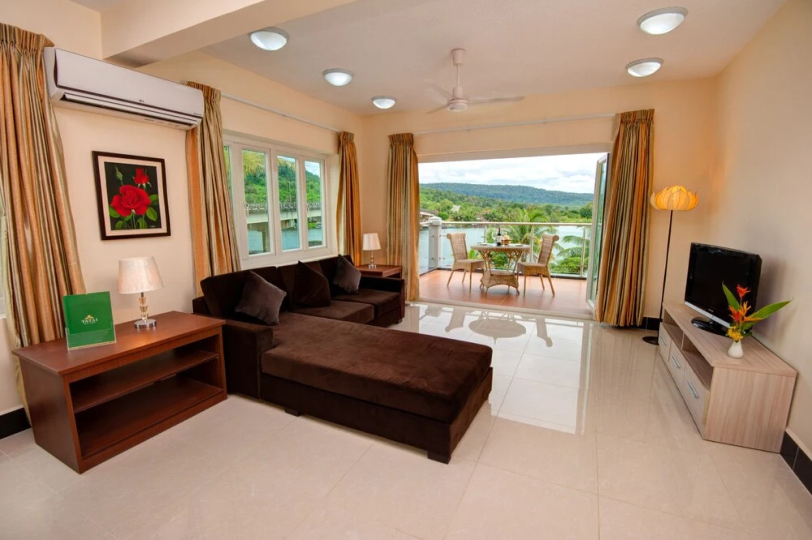 Tatai Resort & Marina