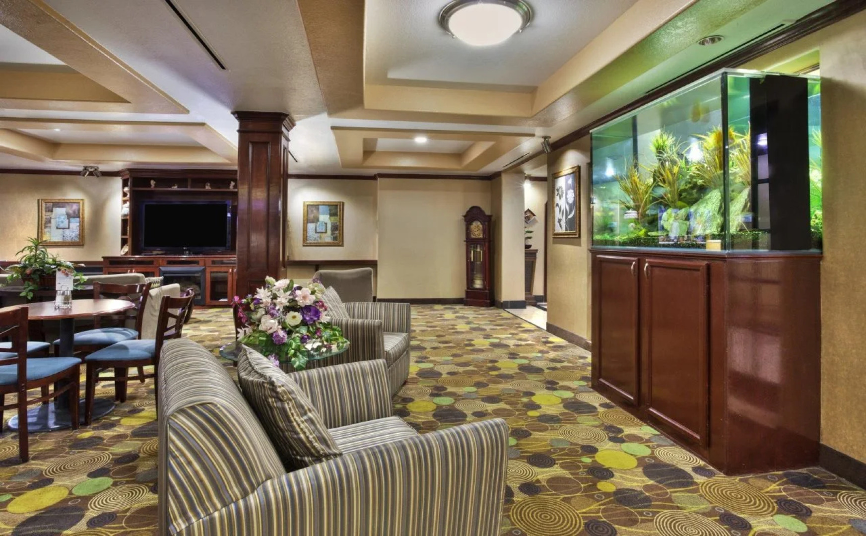 Holiday Inn Express & Suites Sealy by IHG