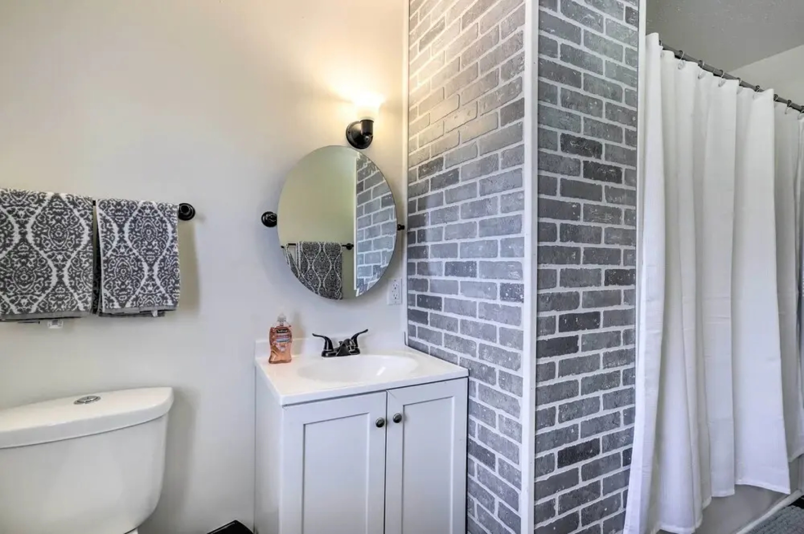 Pet-friendly Home Rental Near Notre Dame!