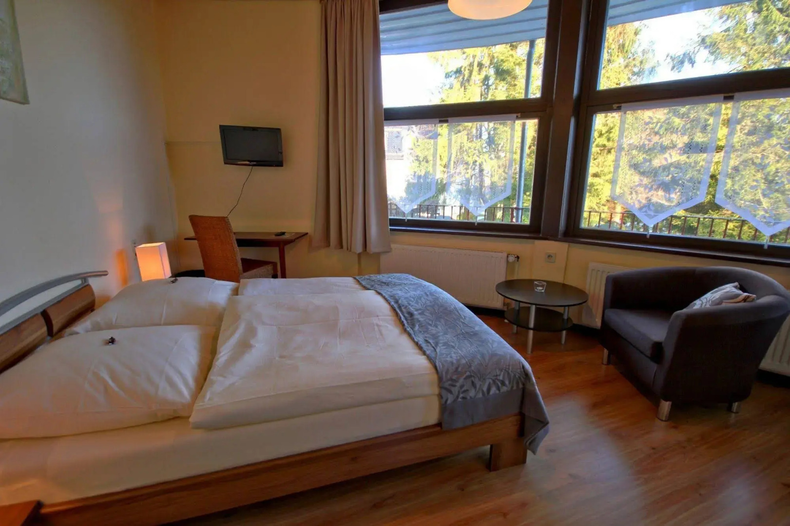 Hotel &Restaurant Time-Out