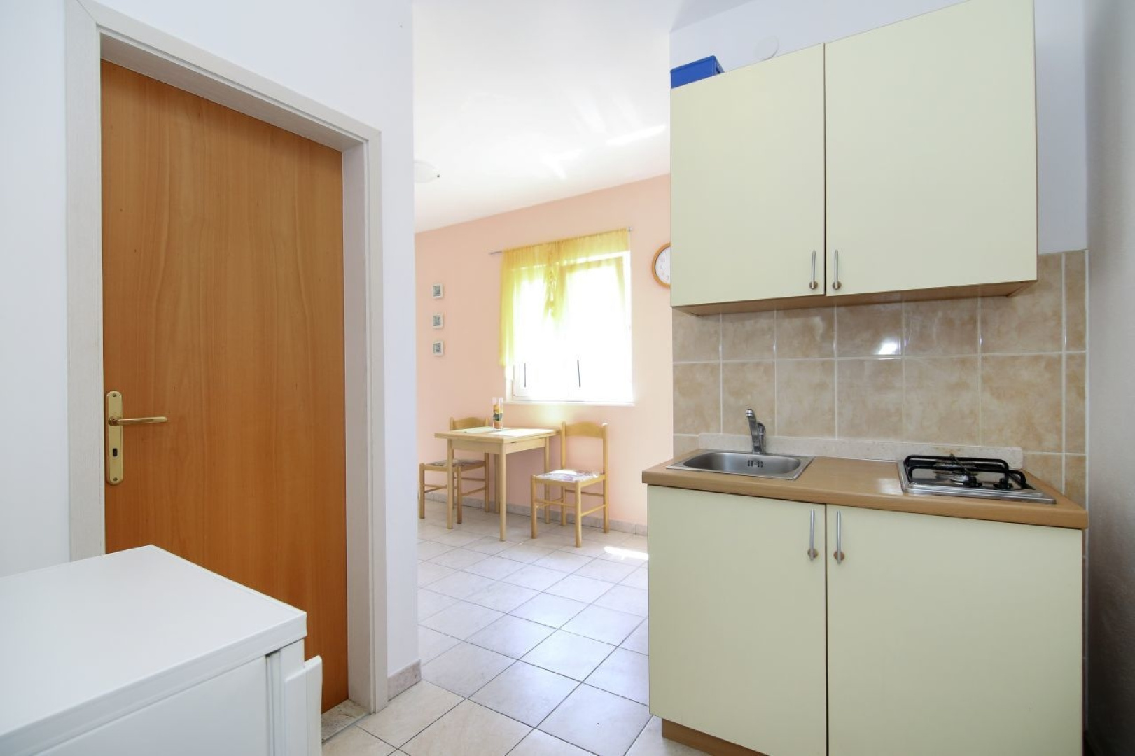 Studio apartment Tea - parking and grill, 100 m from sea SA2 Rogoznica, Riviera Sibenik