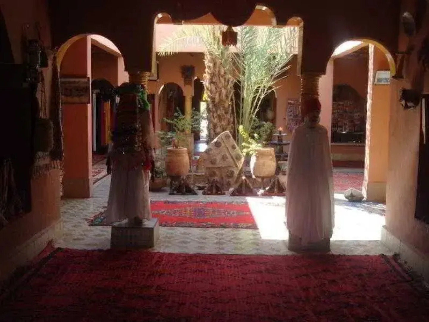 Auberge Kasbah Meteorites