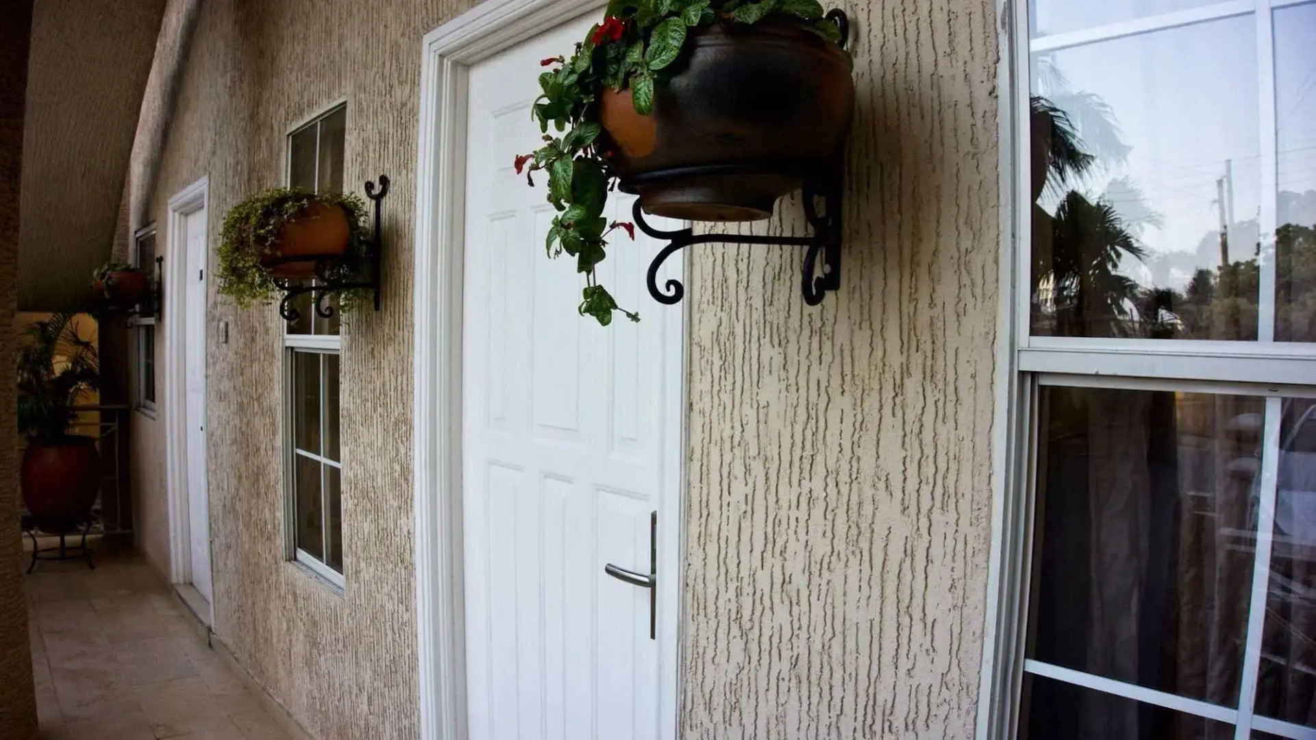 Tropical Enclave Hotel