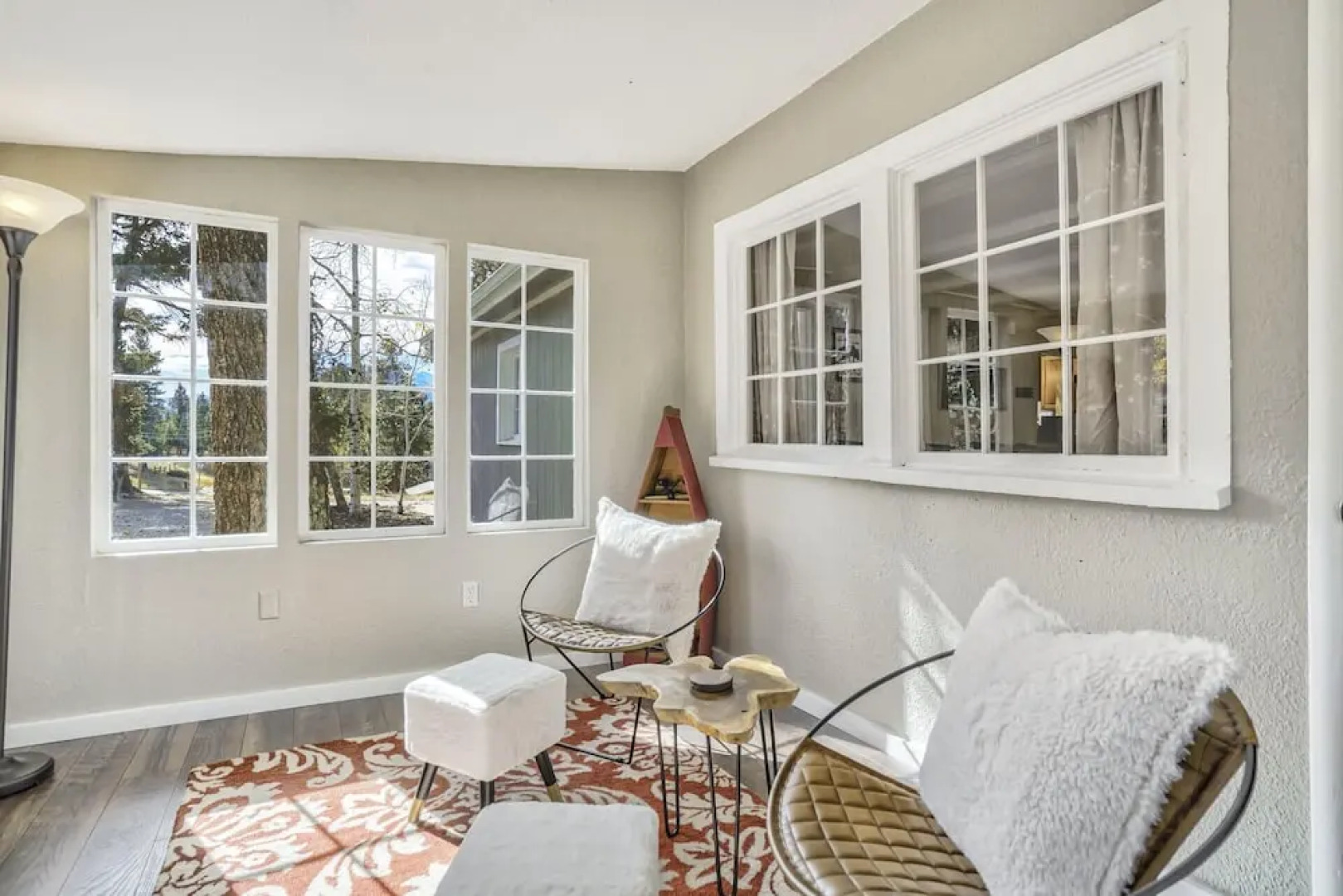 2brwren's Nestdowntown and Hiking Nearby