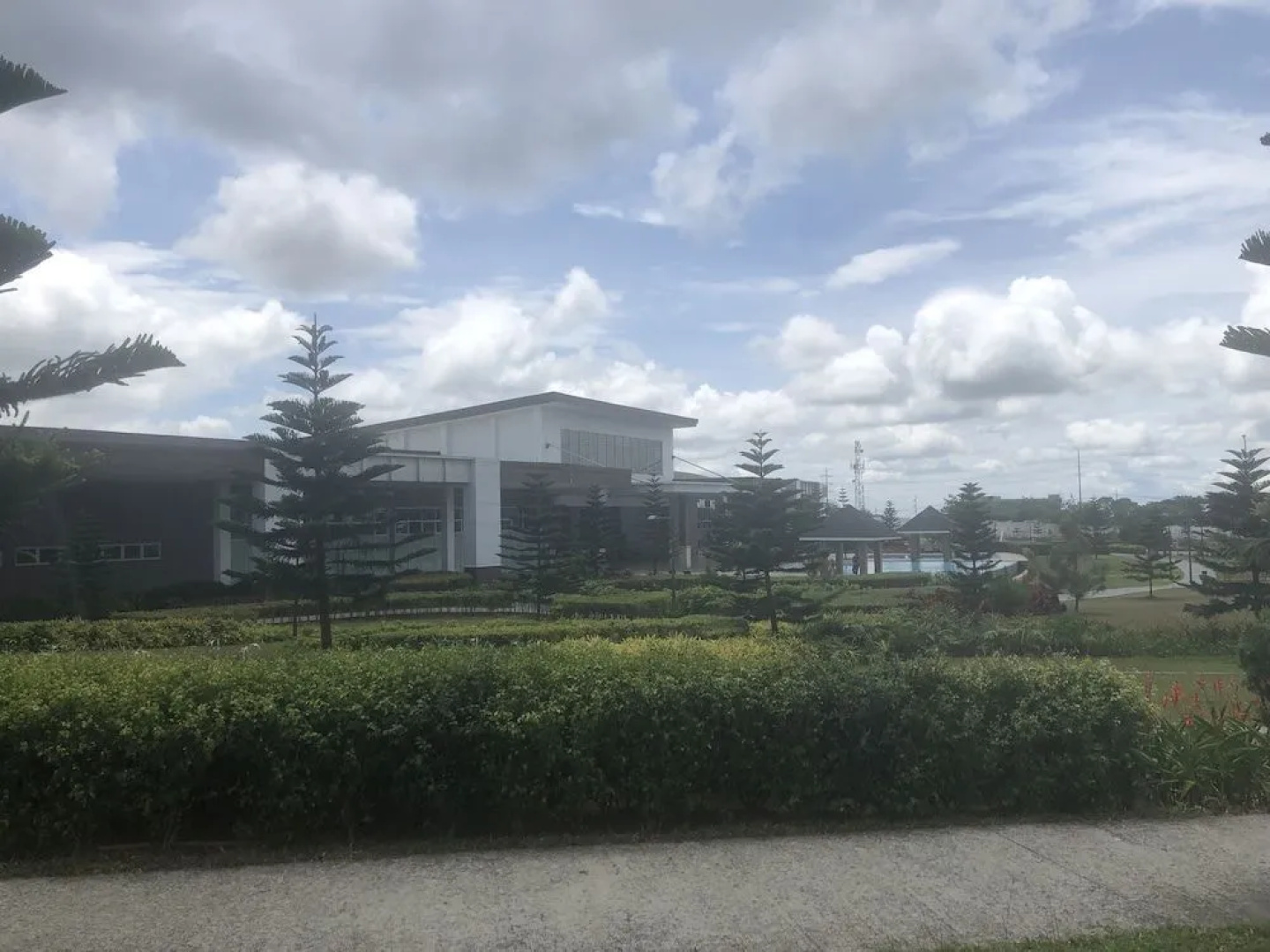 Dr. Calayan's Cozy Wind Residences Tagaytay Taal View