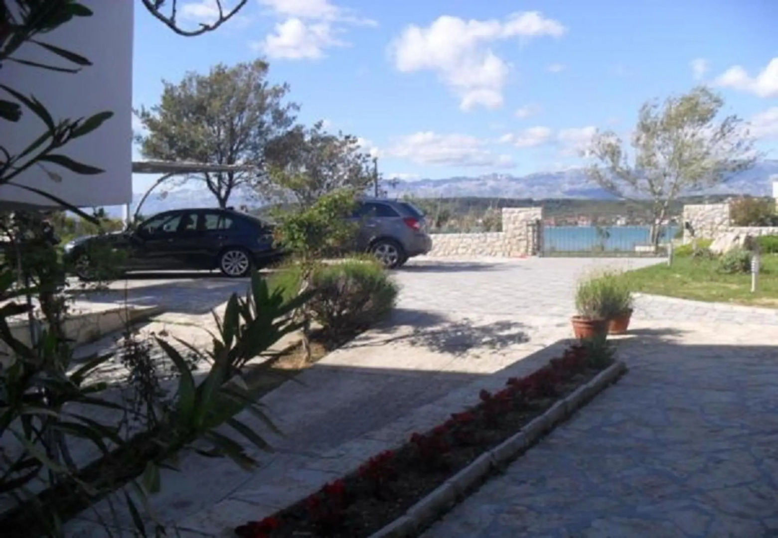 Blue Skies - 30 m From the sea - SA3