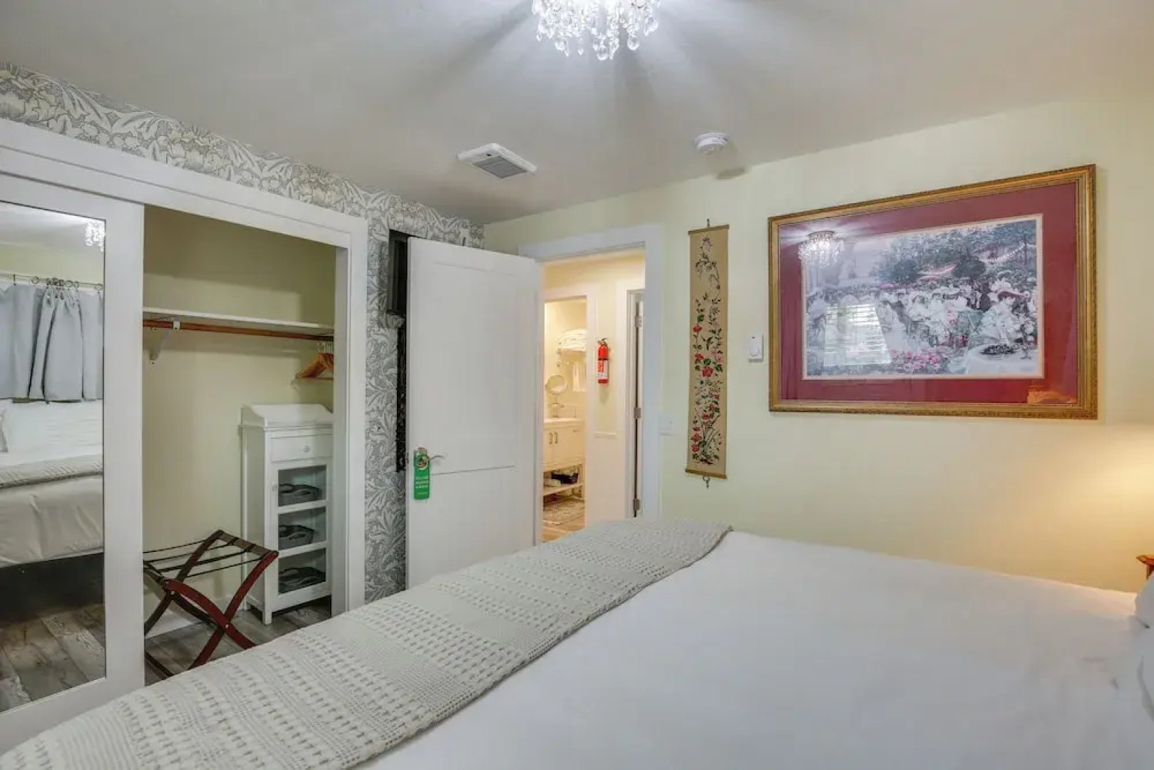 Hot Tub & Fenced Yard: Cozy Cottage Grove Home