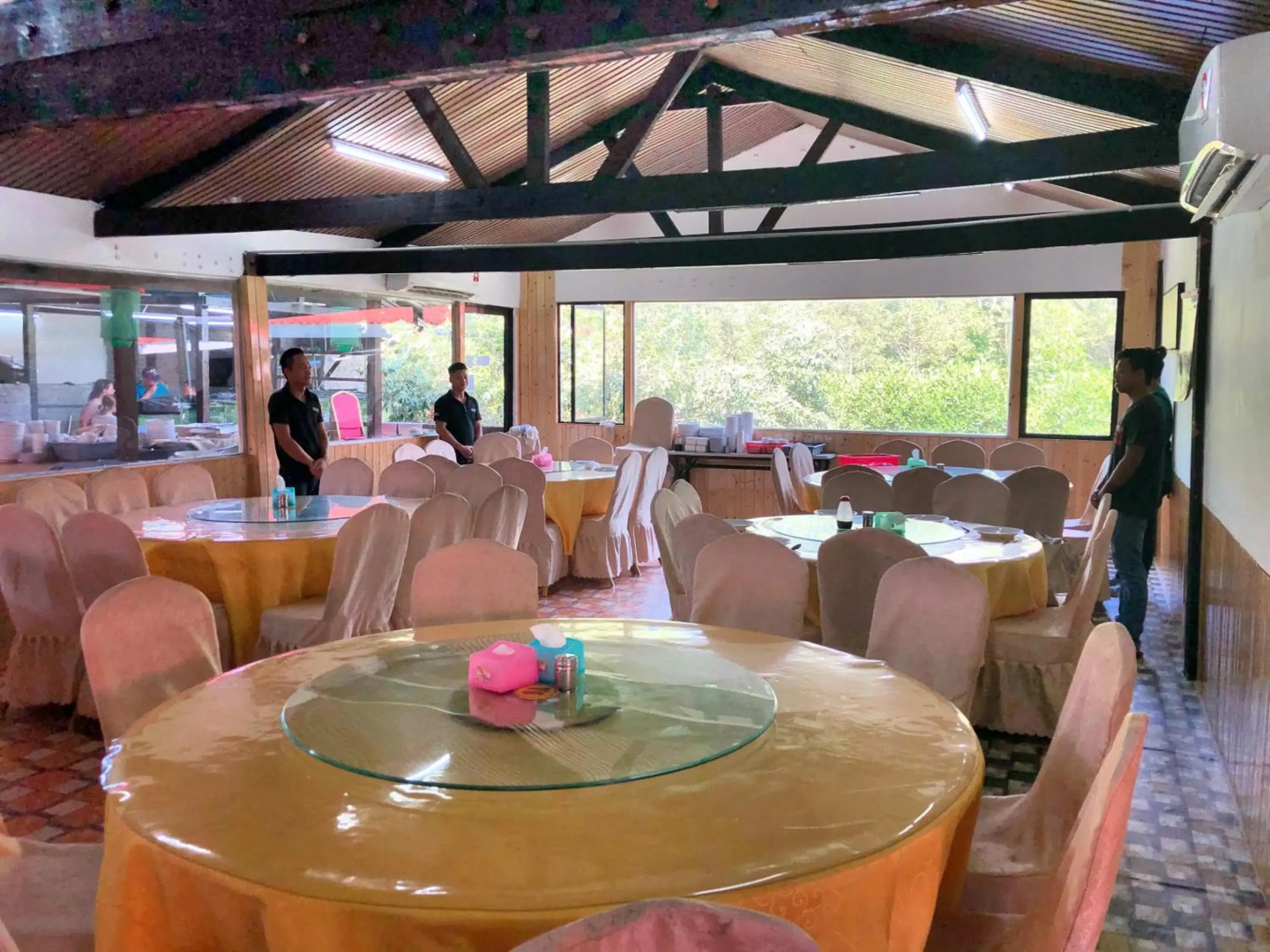 Gayang friendly water house homestay