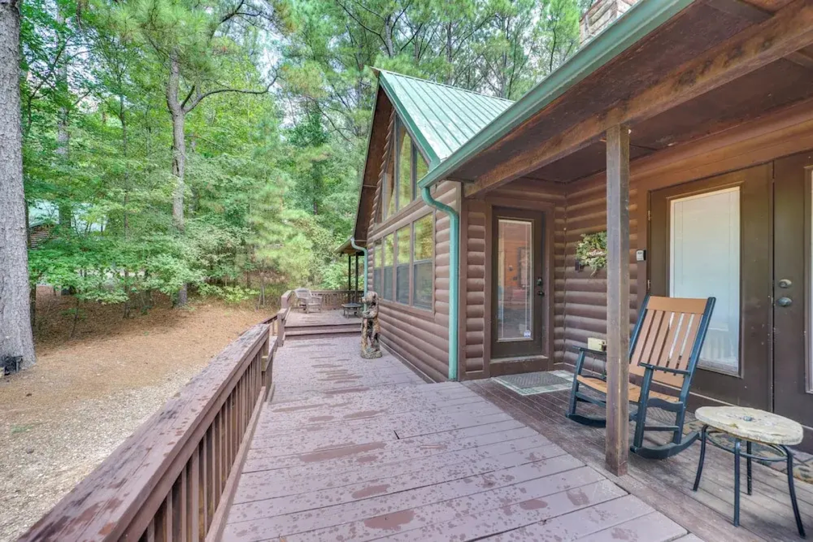 Cabin w/ Hot Tub & Wraparound Deck in Broken Bow!