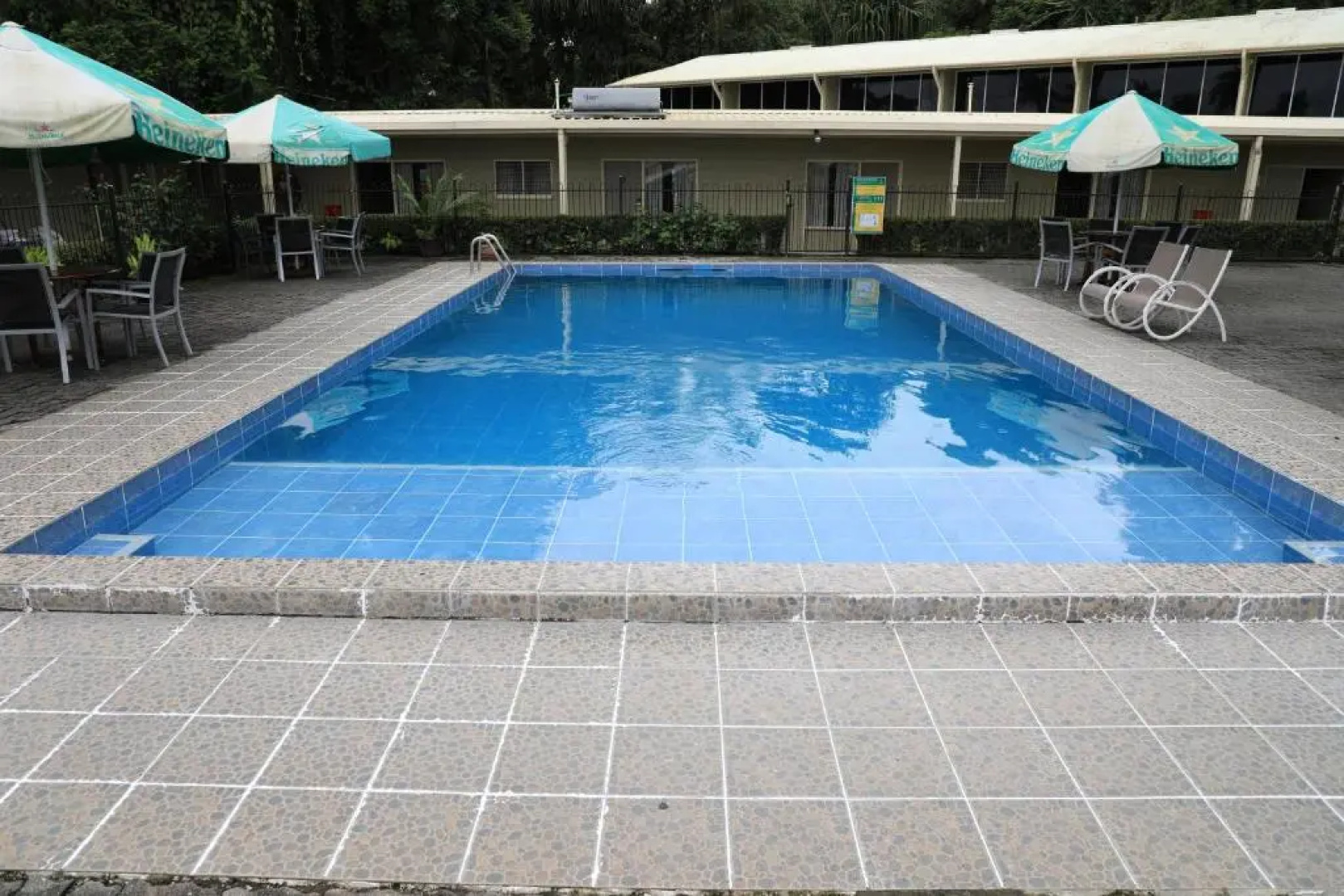 Huon Gulf Hotel