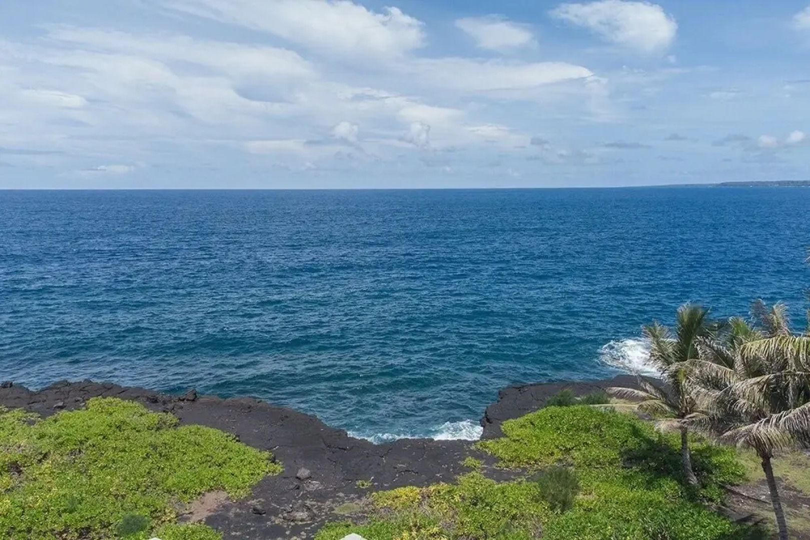 Paradise Ocean View 2 Bedroom Home by RedAwning