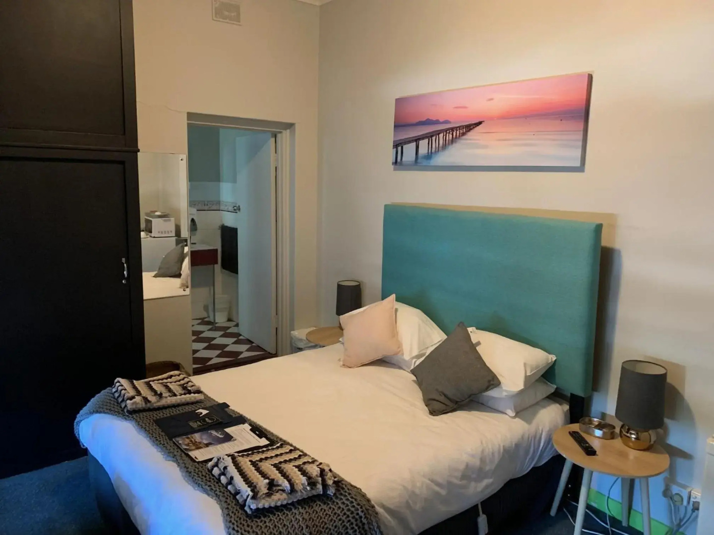 Hello Adelaide Motel and Apartments