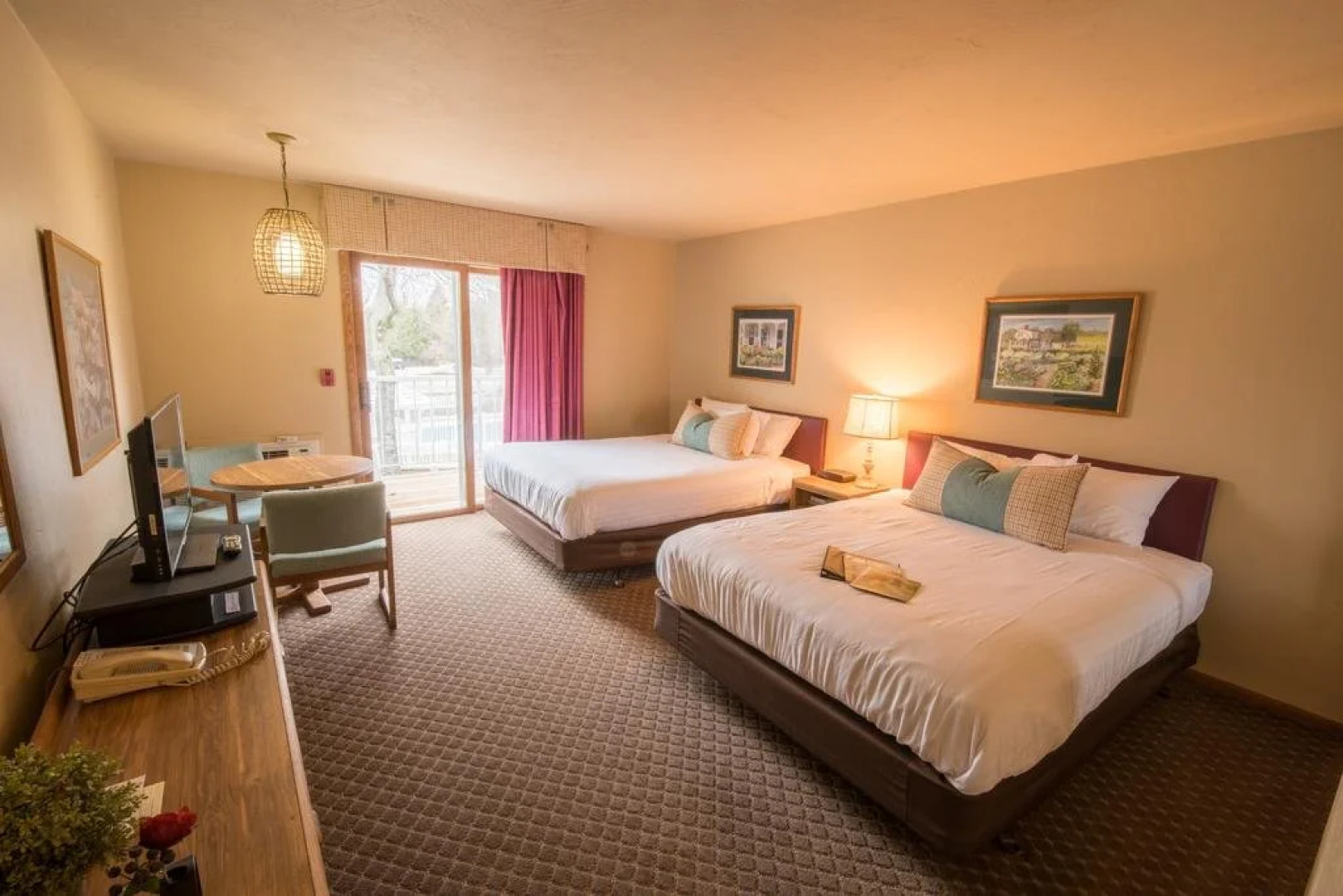 Somerset Inn & Suites