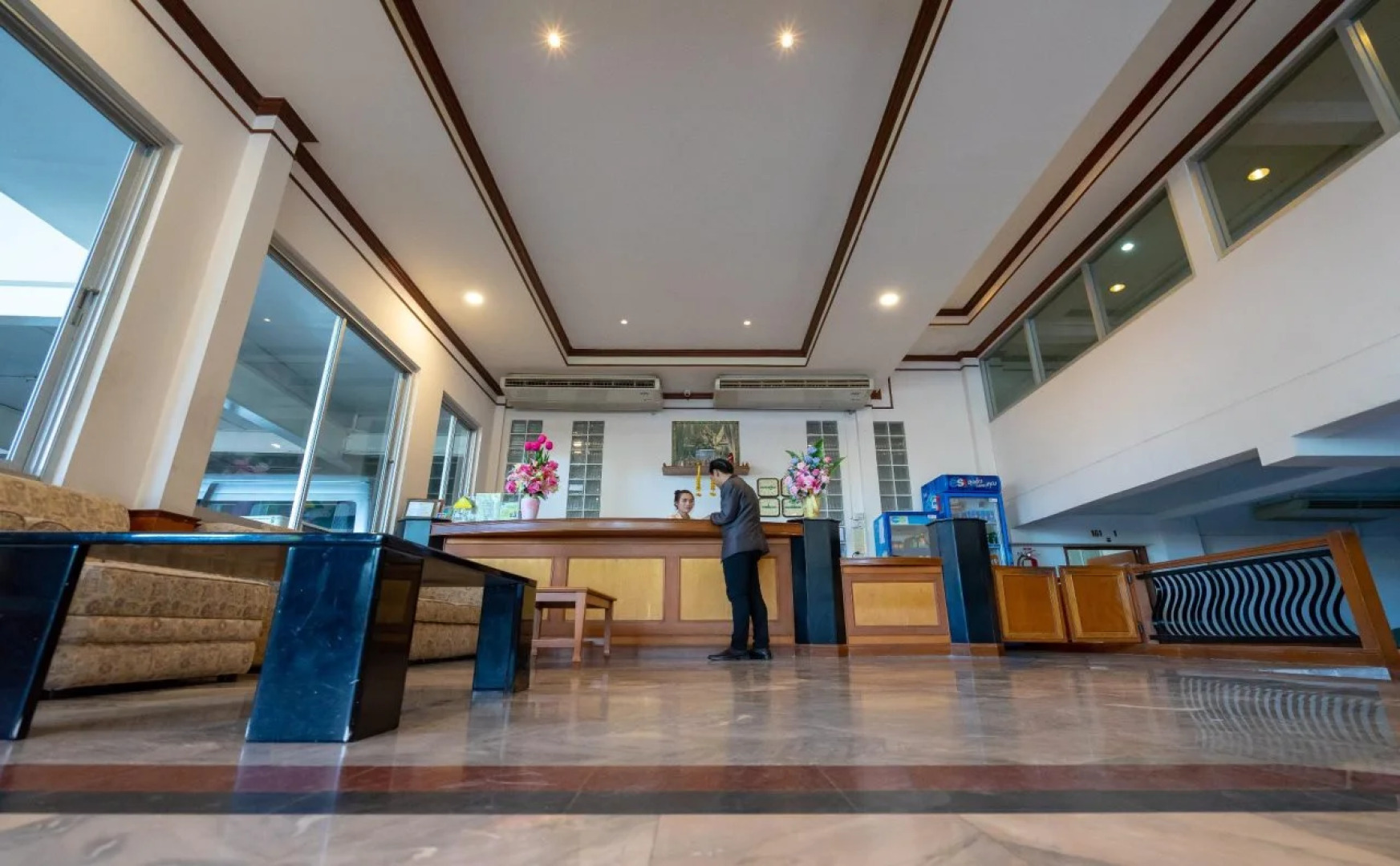 Golden House Service Apartment