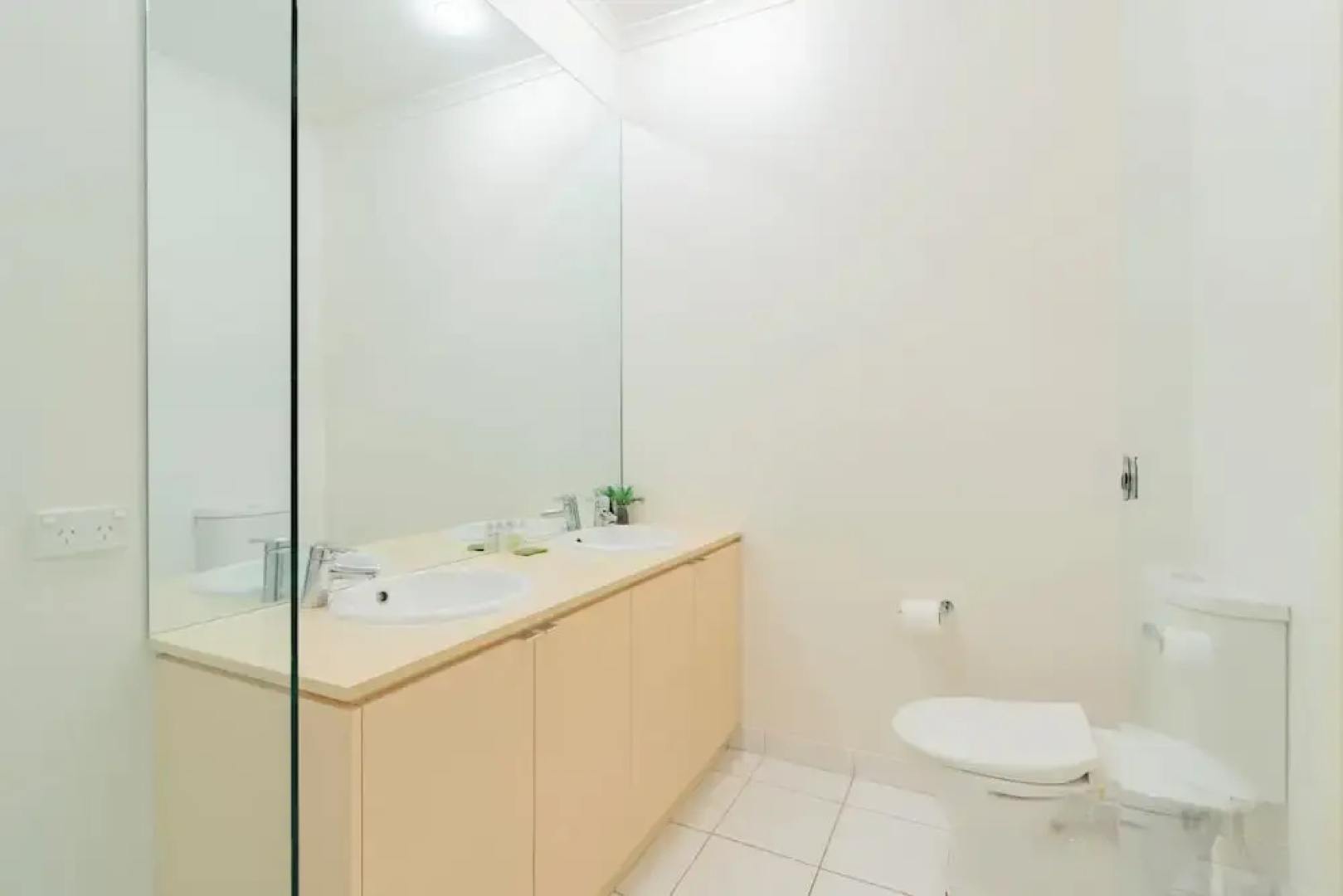 3 Bedroom Condo - Access to Pool Torquay