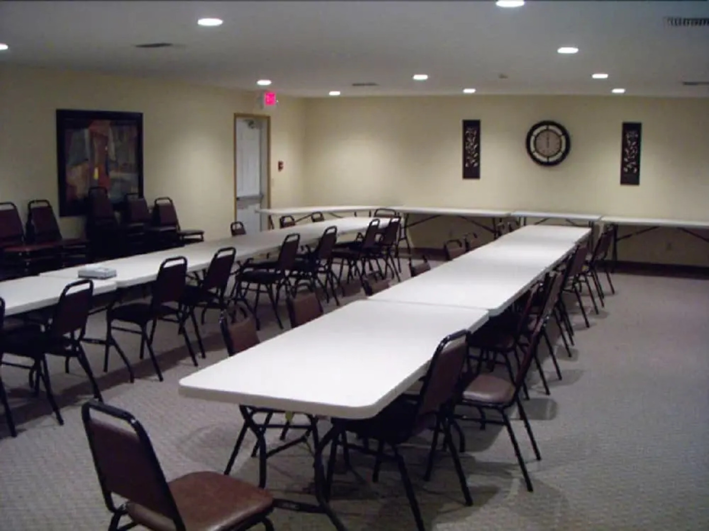 North Shore Inn & Suites