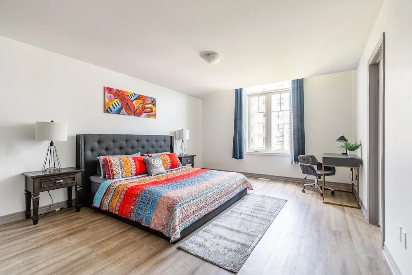 GLOBALSTAY. Modern Lake Ontario Townhomes