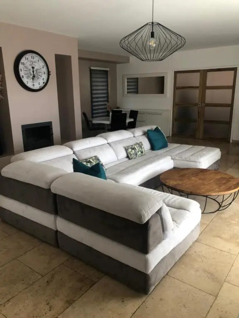 Villa moderne avec piscine