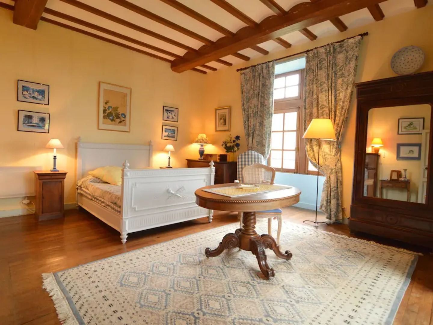 Gorgeous Mansion with Pool in Saint-Paul-du-Bois