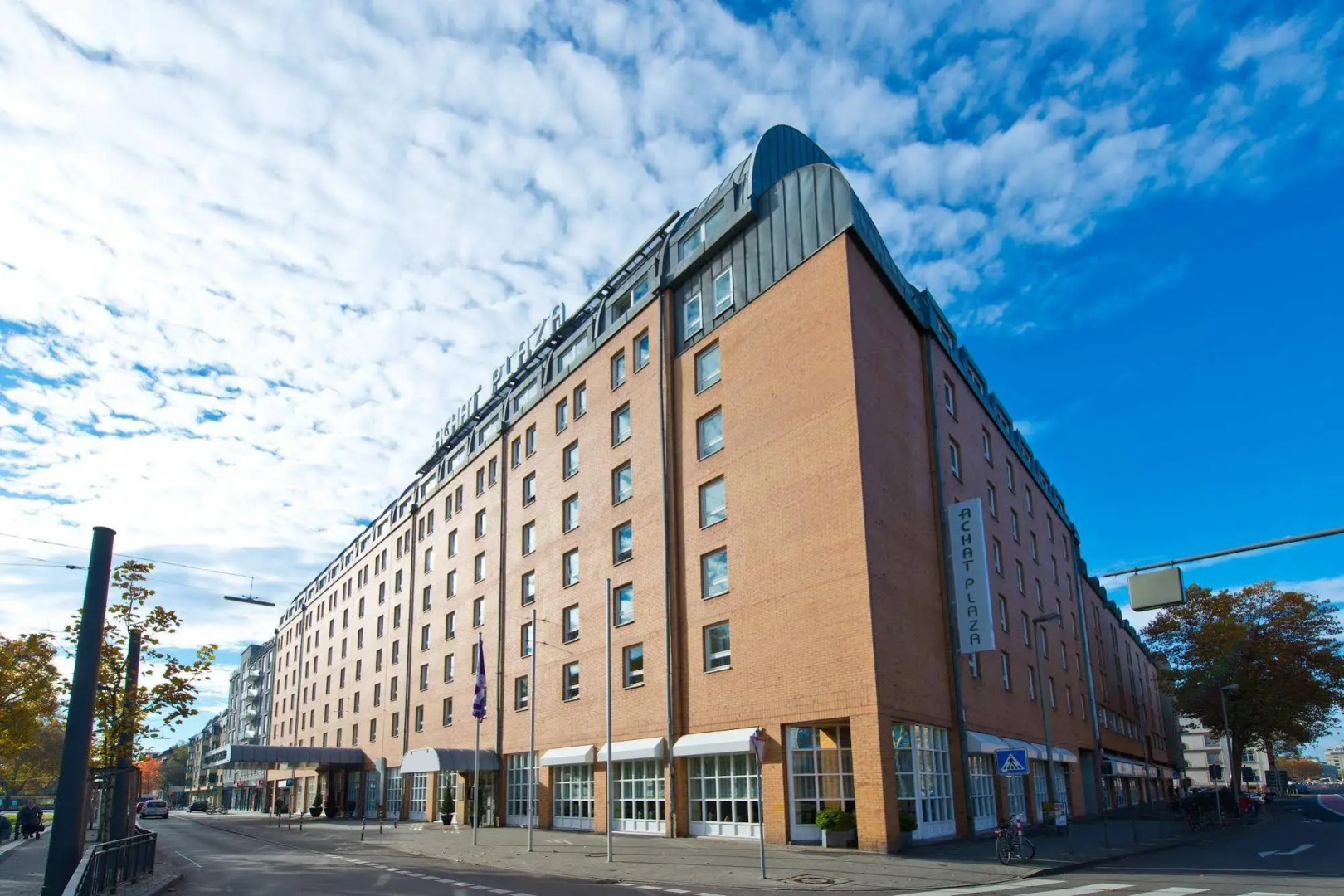 Отель The Q - Quadro City Hotel