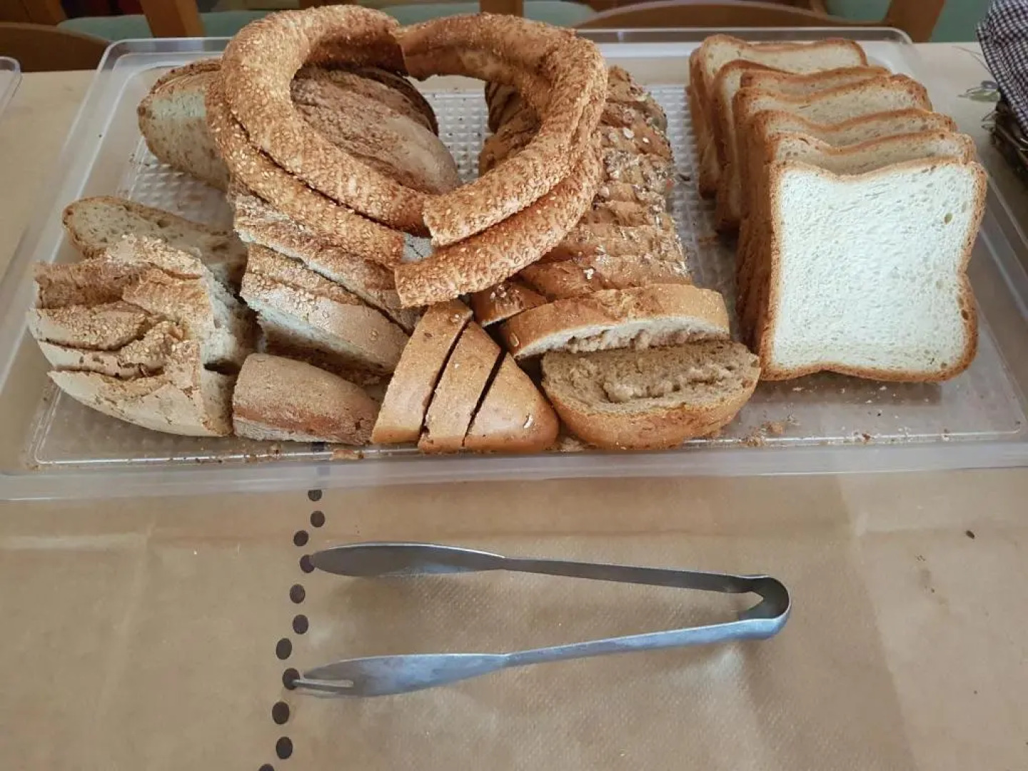 Faros Luxury Suites & Restaurant