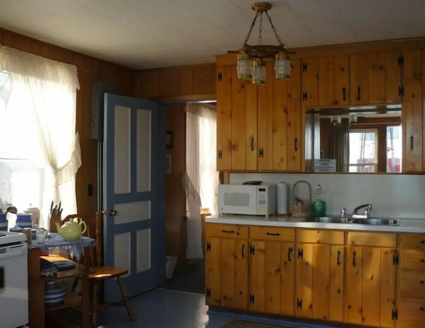 Bruce Bay Cottages & Lighthouse