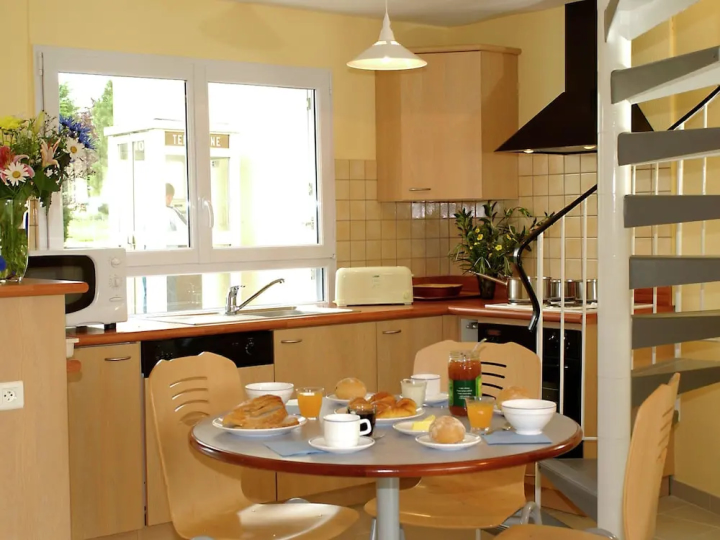 Carefully Furnished Cottage 5 km. From Mont Saint-michel