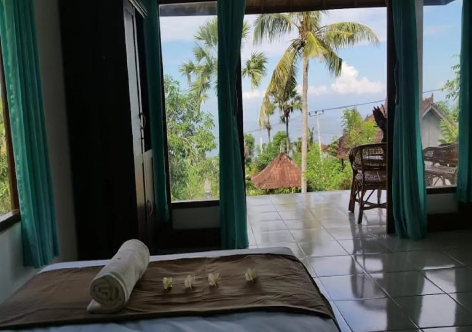 Frangipani Inn & Restaurant