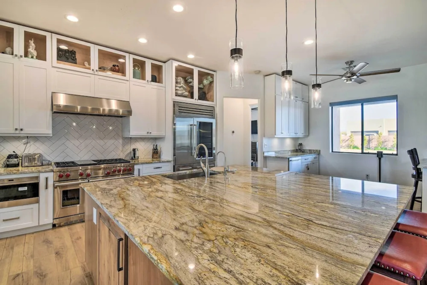 Desert Views, Fire Pit: Serene Phoenix Getaway