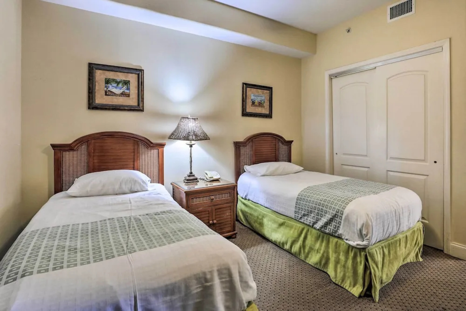 1 Mi to Disney: Lakefront Condo w/ Pool Access!
