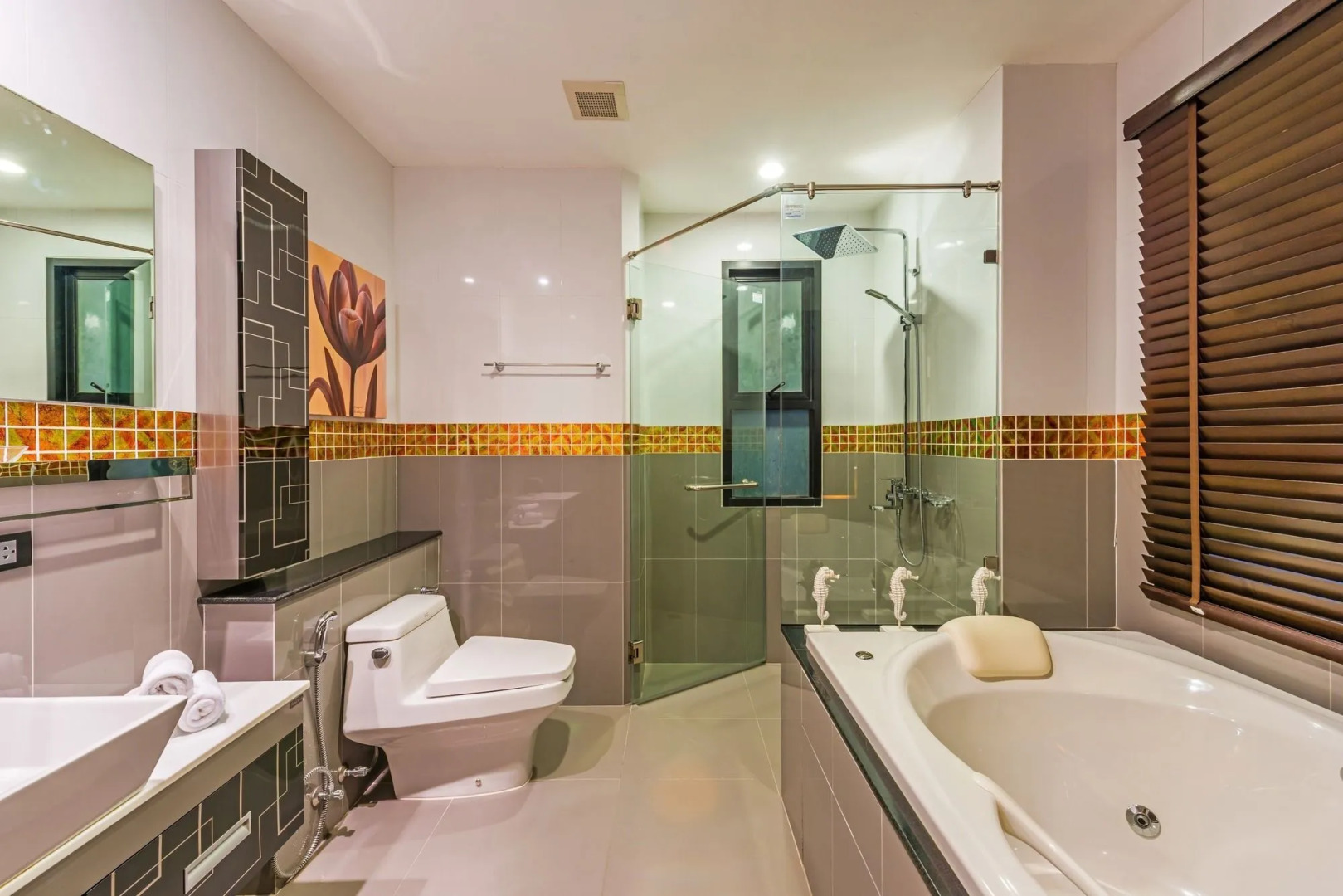 Chalong Miracle Lakeview Resort & Spa