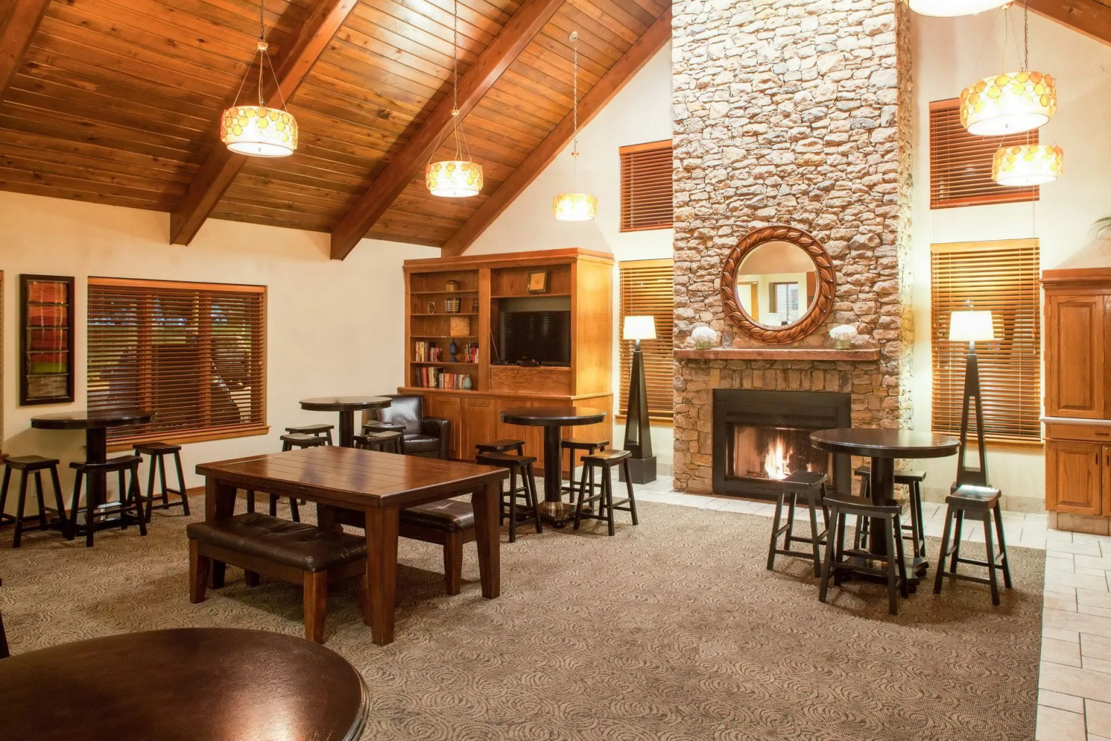 Cloverleaf Suites Kansas City - Overland Park