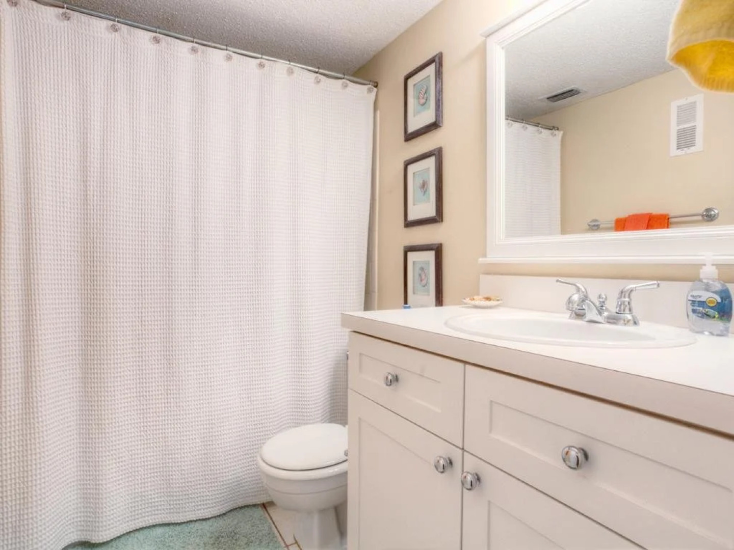 Quail Hollow Condominium