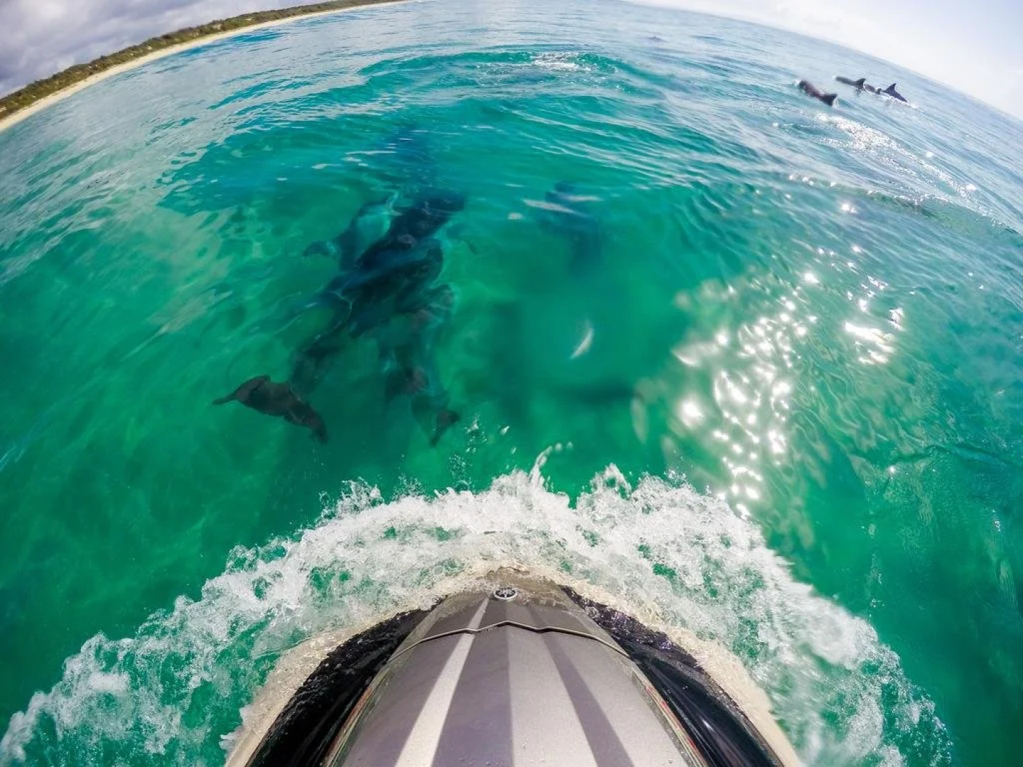 Lakeside Cabins & Holiday Village