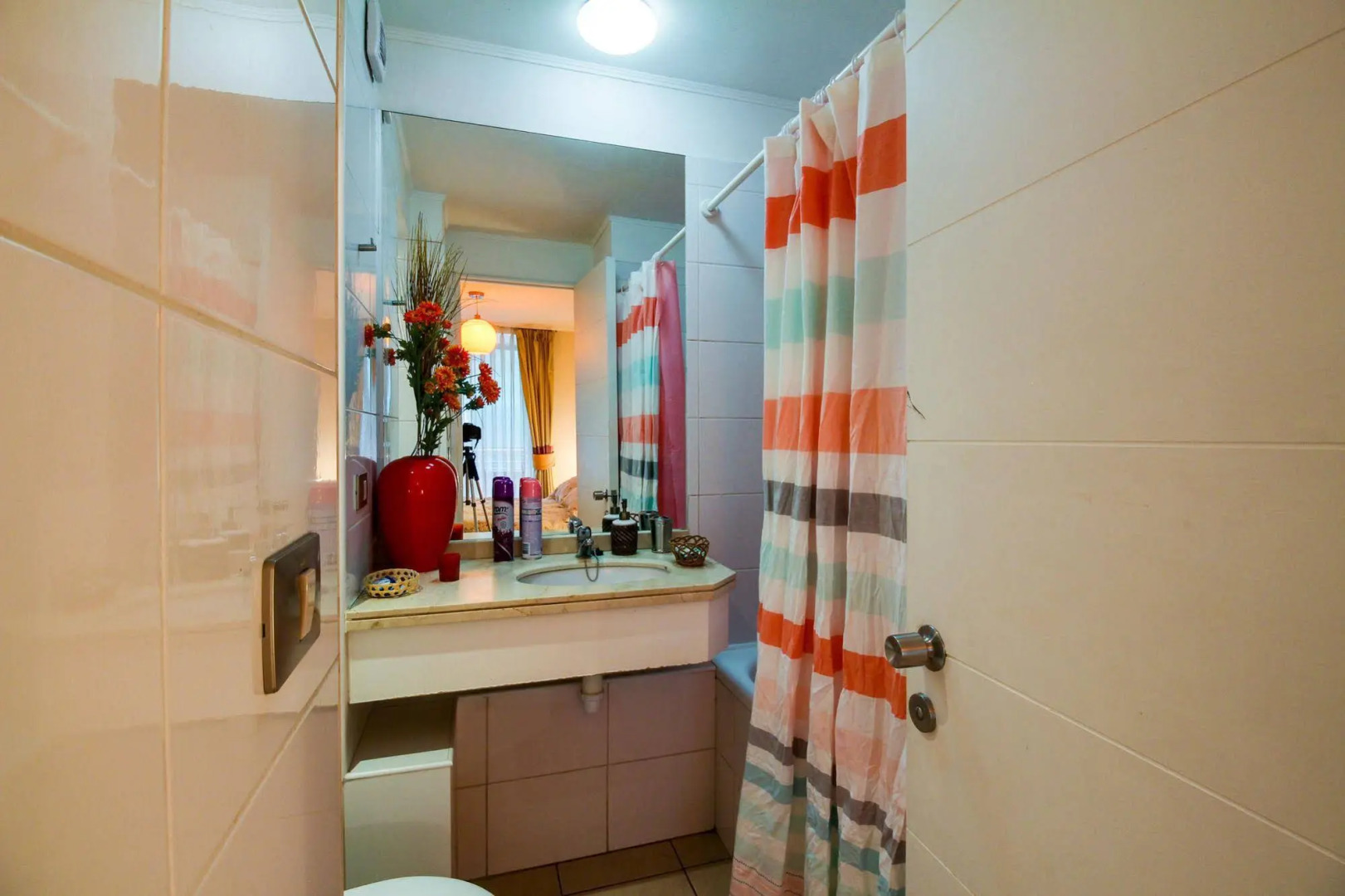 Urban Getaway Near the Sea