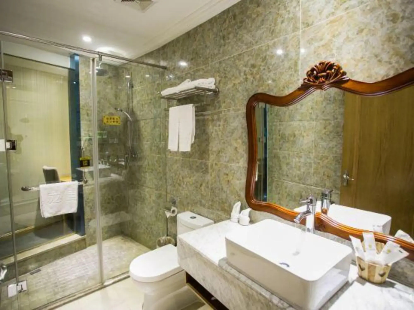Jingshang Theme Business Hotel