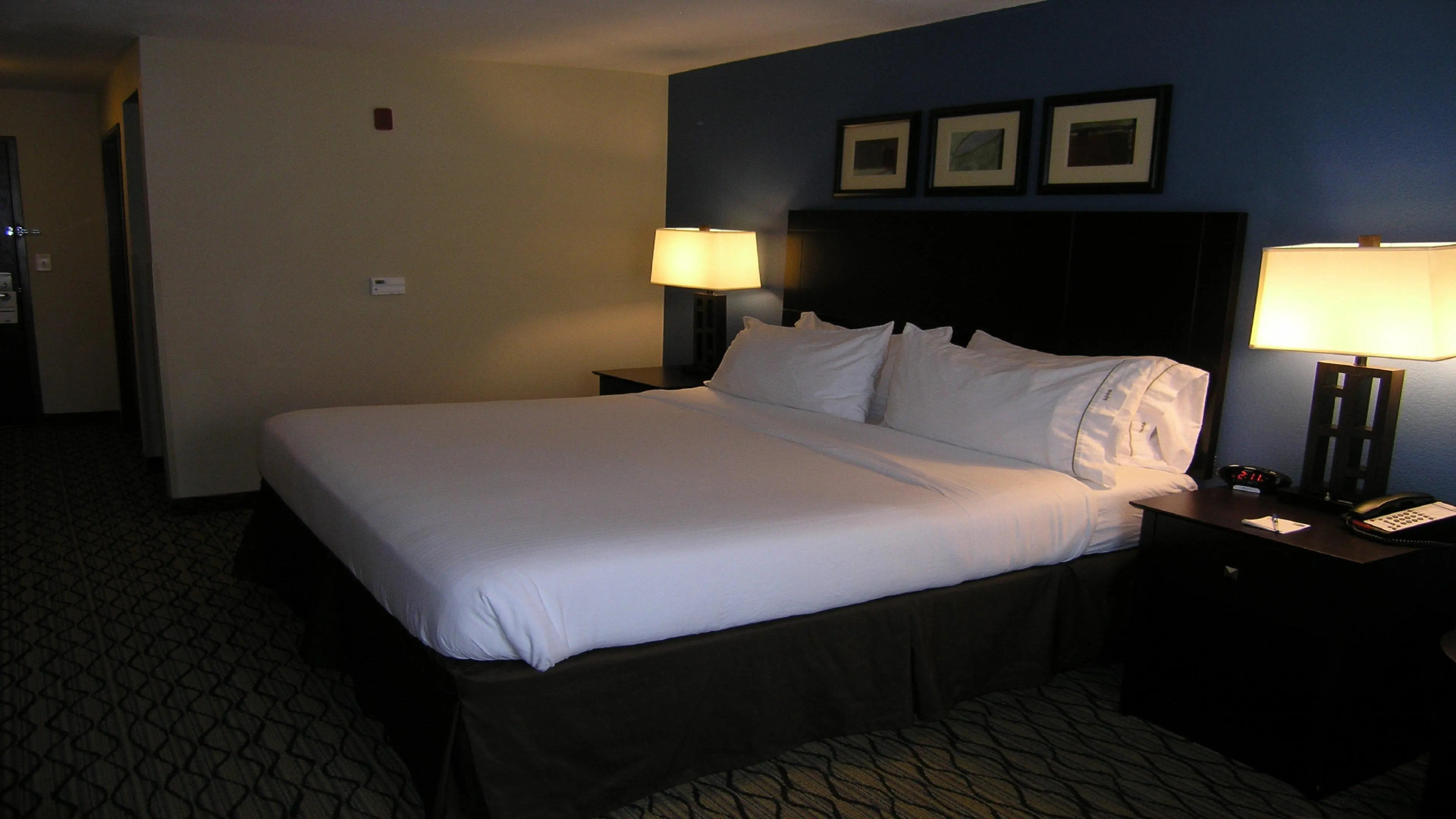 Holiday Inn Express & Suites Belle Vernon by IHG